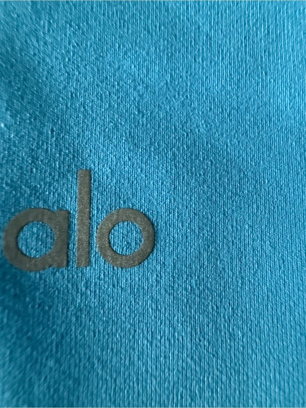 Alo Yoga Airbrush High-Waist Heart Throb Leggings in Azure Blue/White, size XS.
